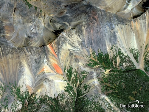Hình ảnh về khu vực chứa đầy khoáng sản tại British Columbia, Canada, 20/9-2014.